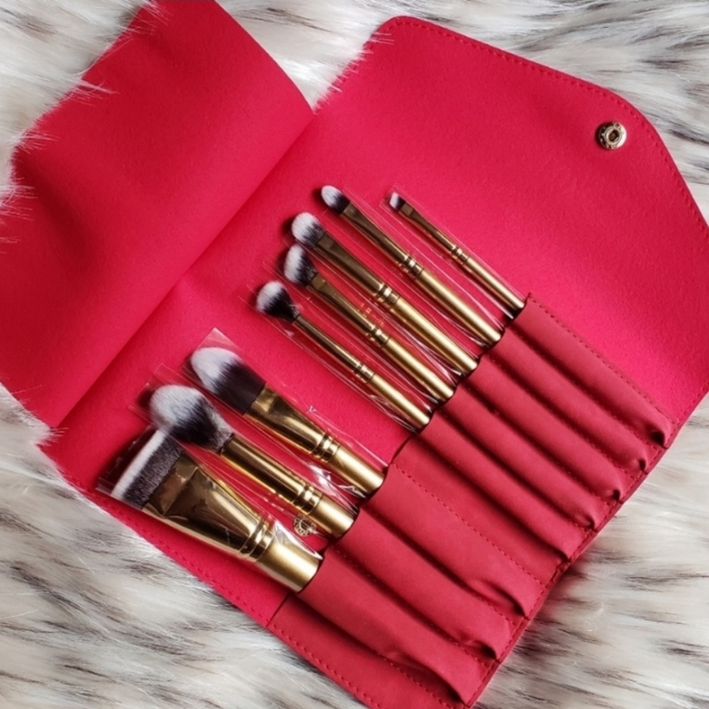 LUXIE Glitter and Gold Brush Set and Brush Case